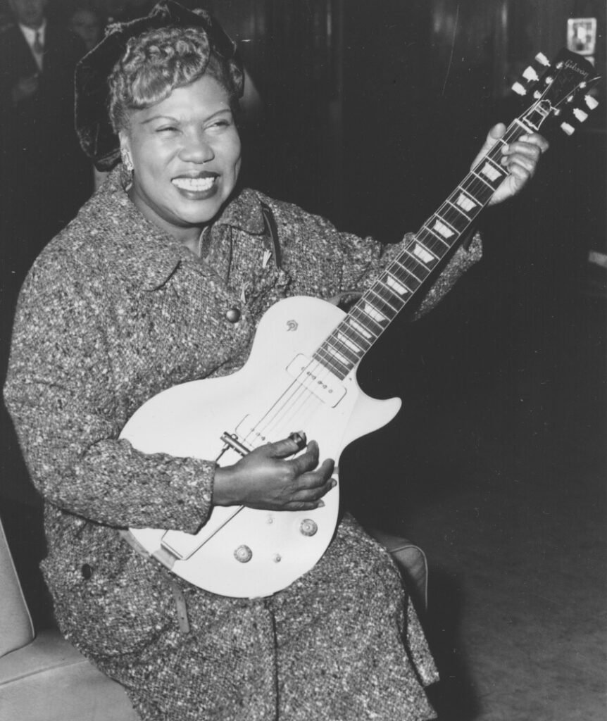 Rosetta Tharpe - One of the first Female Blues Guitarists with her Gibson Les Paul Guitar